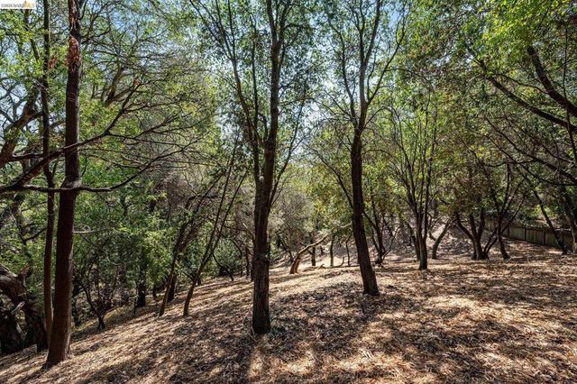 0 Mendenhall Rd, Oakland, CA 94605