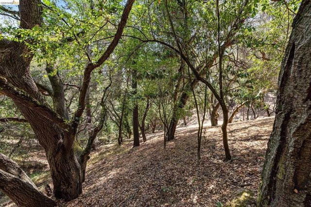 0 Mendenhall Rd, Oakland, CA 94605