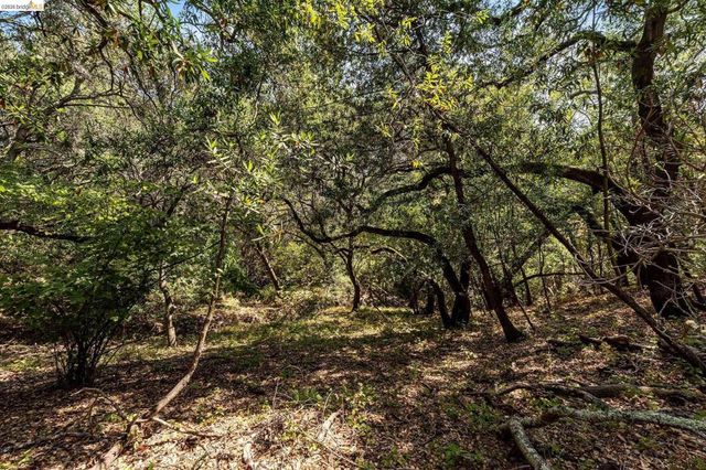 0 Mendenhall Rd, Oakland, CA 94605