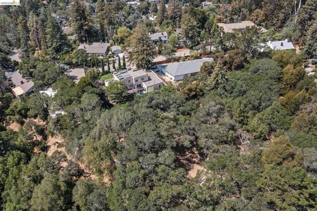 0 Mendenhall Rd, Oakland, CA 94605