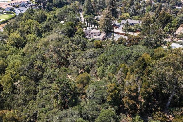 0 Mendenhall Rd, Oakland, CA 94605