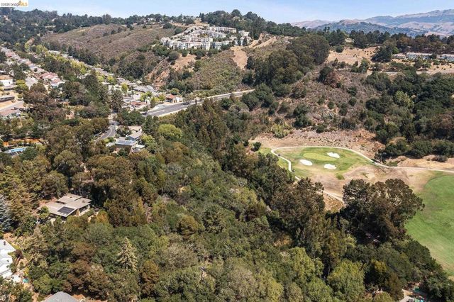 0 Mendenhall Rd, Oakland, CA 94605