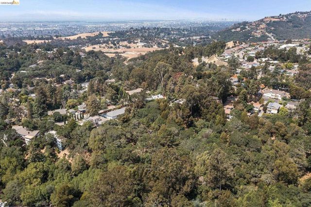 0 Mendenhall Rd, Oakland, CA 94605
