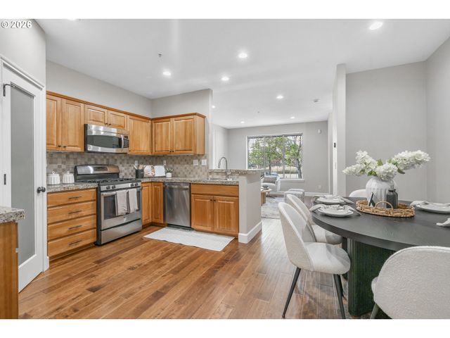 28831 Sw COSTA Cir W, Wilsonville, OR 97070