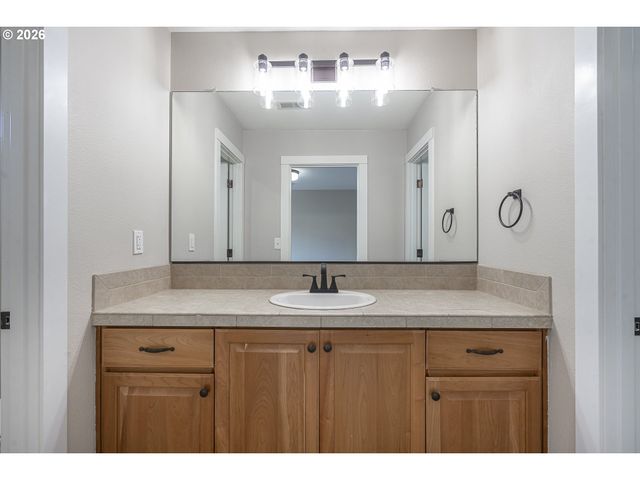 28831 Sw COSTA Cir W, Wilsonville, OR 97070