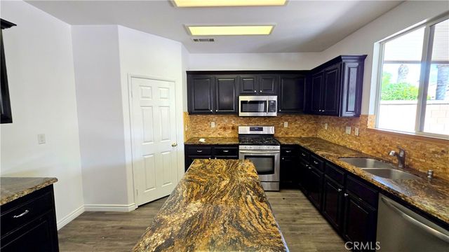 7106 Lemon Grass Avenue, Eastvale, CA 92880