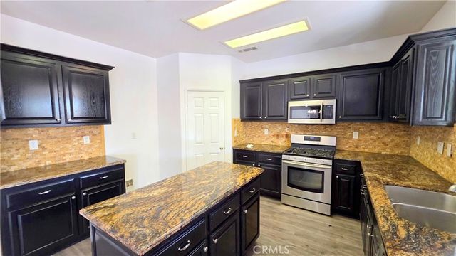 7106 Lemon Grass Avenue, Eastvale, CA 92880