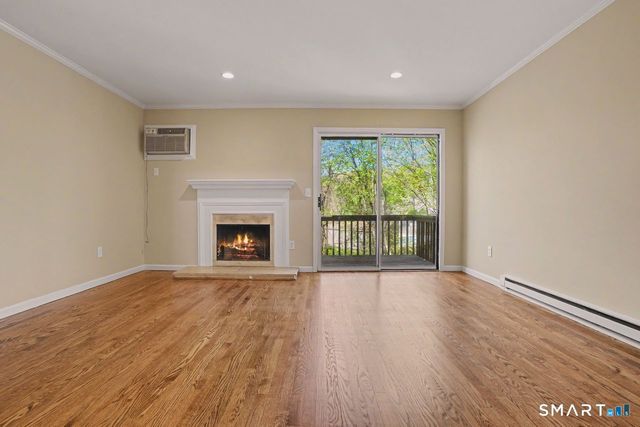 20 East Pembroke Road 28, Danbury, CT 06811