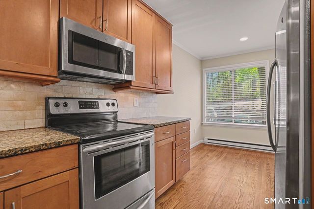 20 East Pembroke Road 28, Danbury, CT 06811
