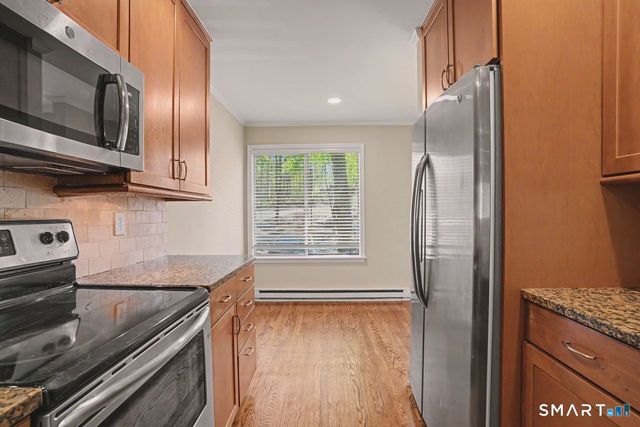 20 East Pembroke Road 28, Danbury, CT 06811
