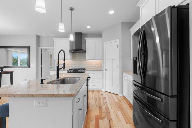 3442 LEEDS CASTLE DRIVE, Green Bay, WI 54313