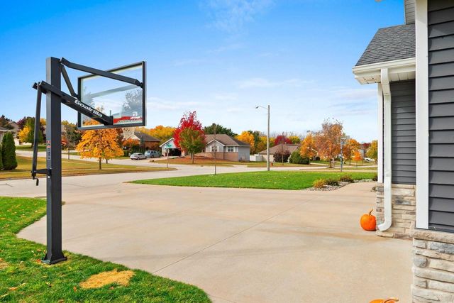 3442 LEEDS CASTLE DRIVE, Green Bay, WI 54313