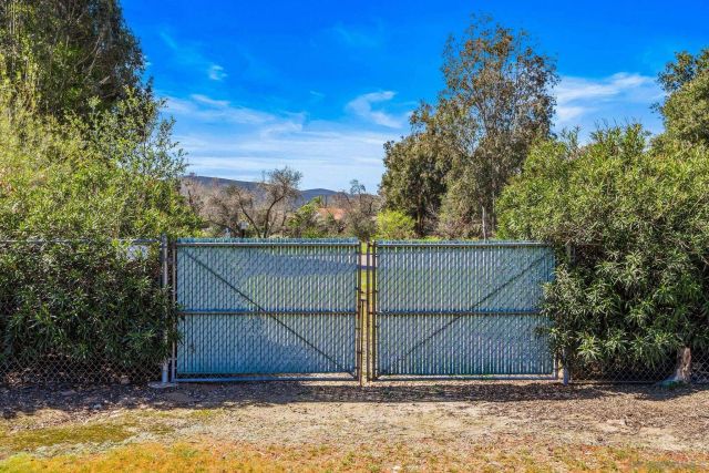 16328 Bassett Ct, Ramona, CA 92065