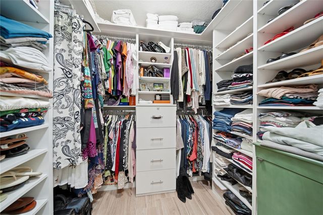 9071 SW 208th Ter, Cutler Bay, FL 33189