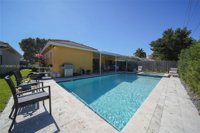 9071 SW 208th Ter, Cutler Bay, FL 33189