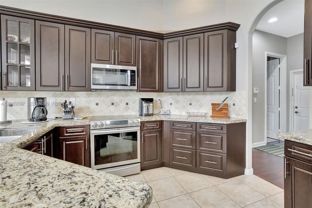 3060 SW 195th Ter, Miramar, FL 33029