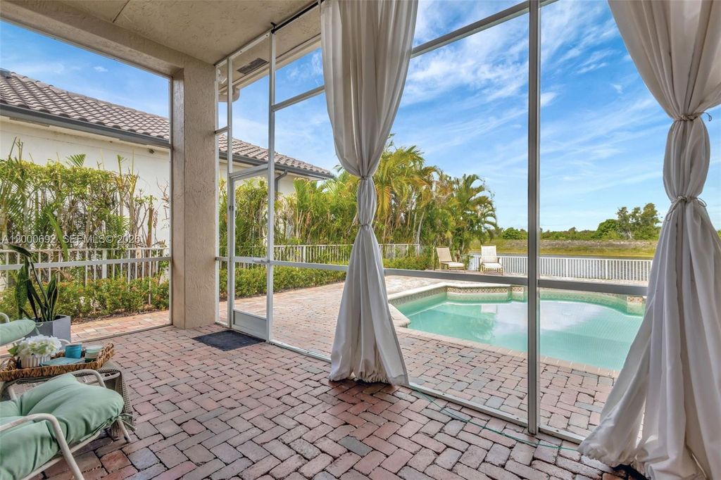 3060 SW 195th Ter, Miramar, FL 33029