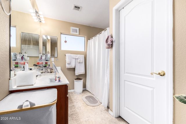 8018 W BECK Lane, Peoria, AZ 85382