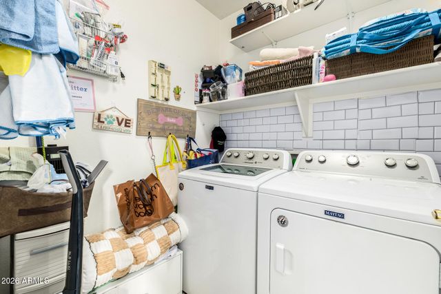 8018 W BECK Lane, Peoria, AZ 85382