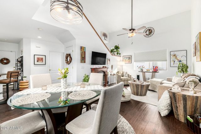 8018 W BECK Lane, Peoria, AZ 85382