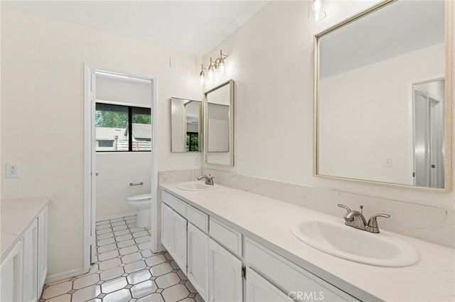 5424 Via Alberca, Riverside, CA 92507