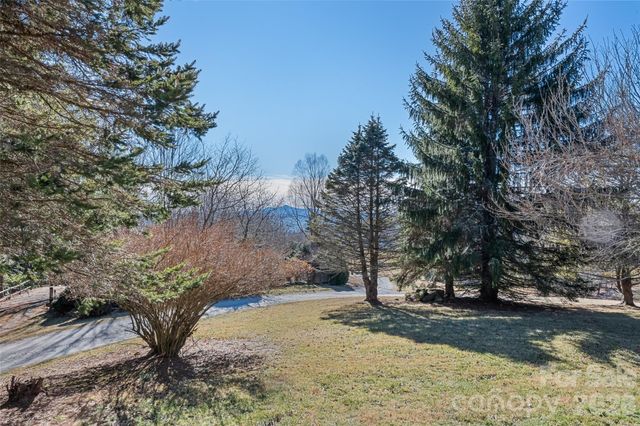 286 Pioneer Ridge Road, Canton, NC 28716