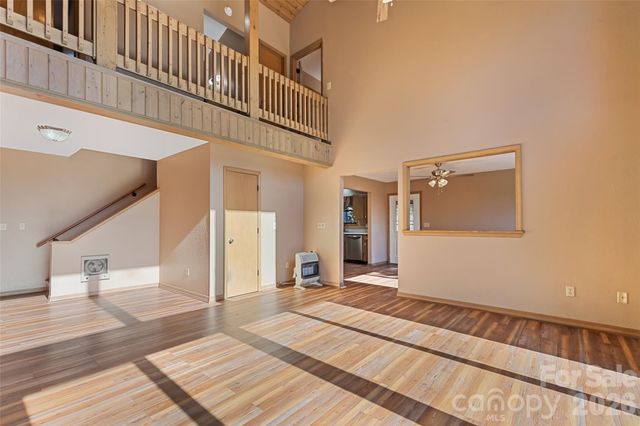 286 Pioneer Ridge Road, Canton, NC 28716