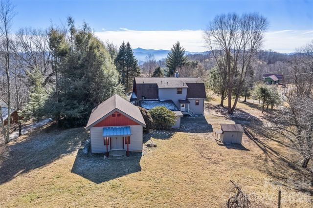 286 Pioneer Ridge Road, Canton, NC 28716