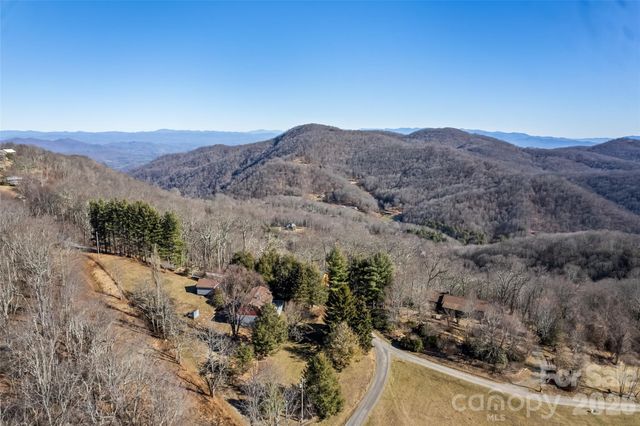 286 Pioneer Ridge Road, Canton, NC 28716