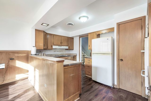 6400 N KNOX Avenue, Lincolnwood, IL 60712