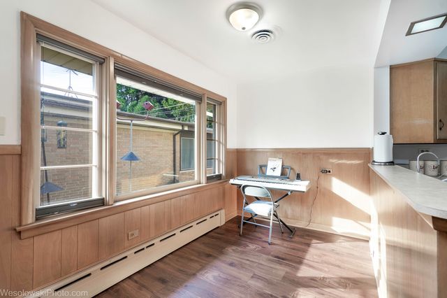 6400 N KNOX Avenue, Lincolnwood, IL 60712