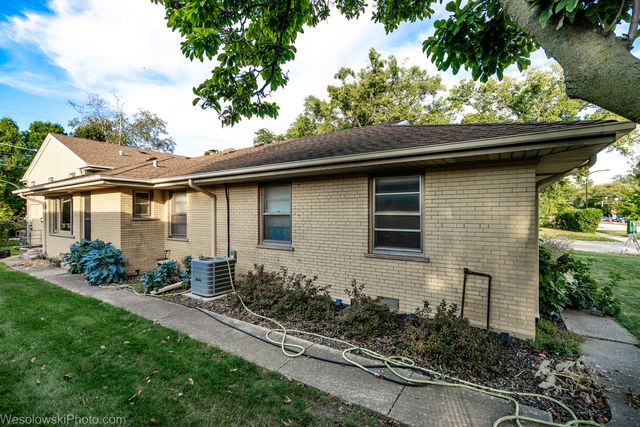 6400 N KNOX Avenue, Lincolnwood, IL 60712