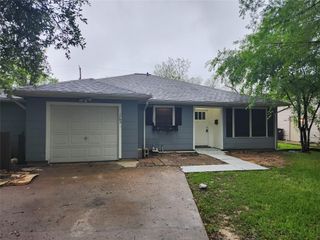 1705 Frost Street, Rosenberg, TX 77471