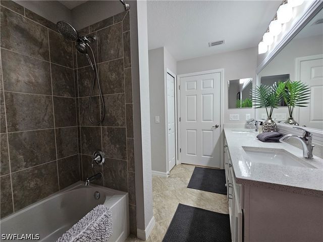 9596 Trevi CT 5428, Naples, FL 34113