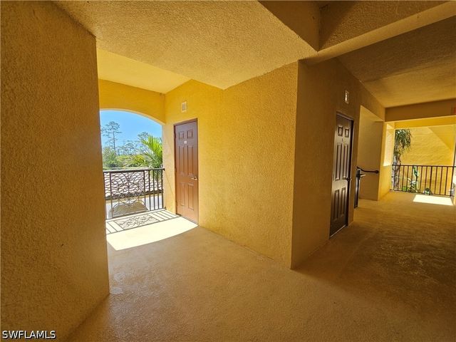 9596 Trevi CT 5428, Naples, FL 34113