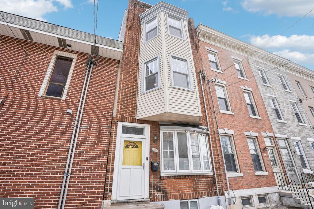 Image 27 of property listing at 927 S 13TH ST, Philadelphia, PA 19147