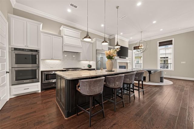 855 Dunleigh Meadows Lane, Houston, TX 77055
