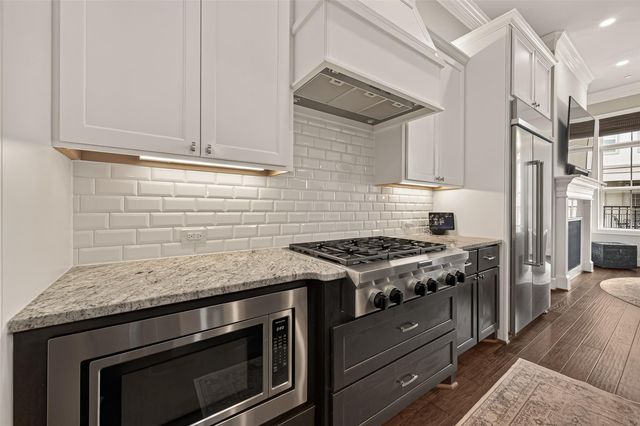 855 Dunleigh Meadows Lane, Houston, TX 77055