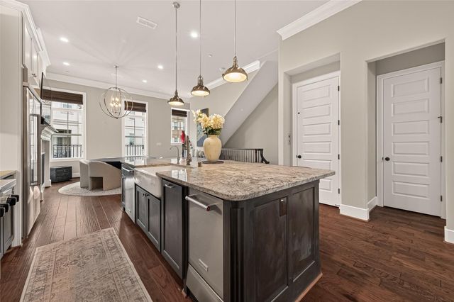 855 Dunleigh Meadows Lane, Houston, TX 77055