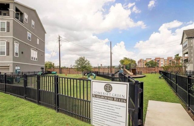 855 Dunleigh Meadows Lane, Houston, TX 77055