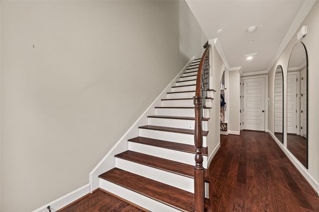 855 Dunleigh Meadows Lane, Houston, TX 77055
