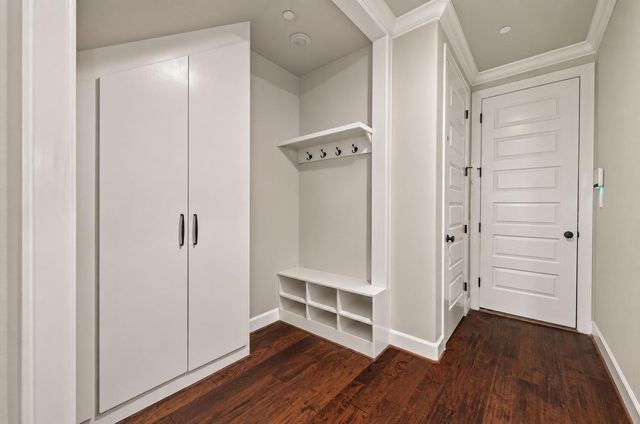 855 Dunleigh Meadows Lane, Houston, TX 77055