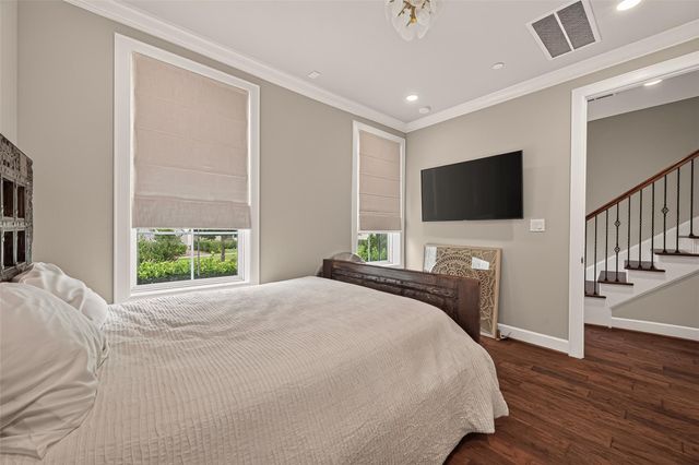 855 Dunleigh Meadows Lane, Houston, TX 77055