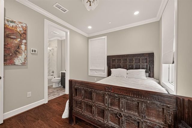 855 Dunleigh Meadows Lane, Houston, TX 77055