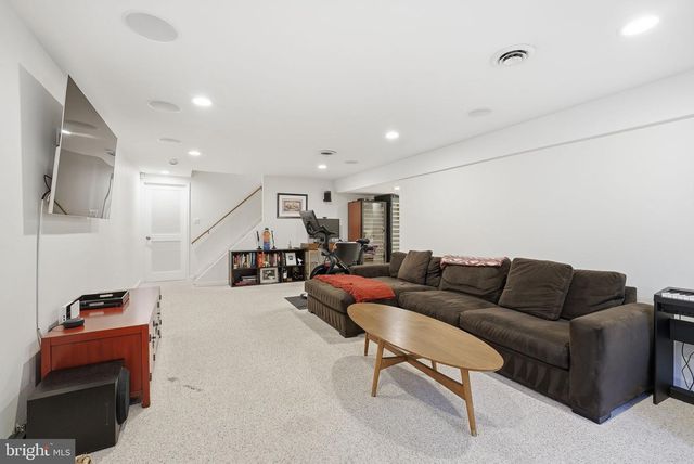 9503 ROCKPORT RD, Vienna, VA 22180