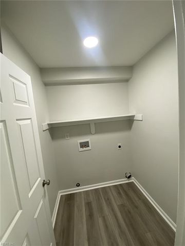 834 Nottaway DR, Chesapeake, VA 23320