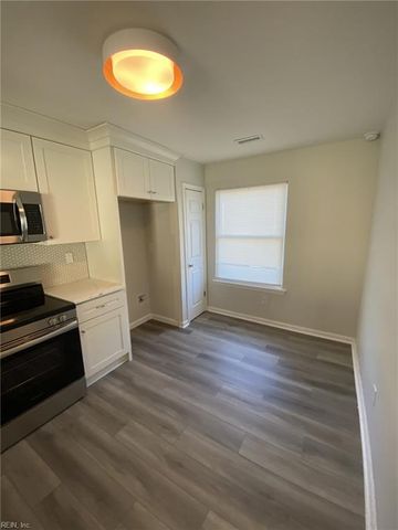 834 Nottaway DR, Chesapeake, VA 23320