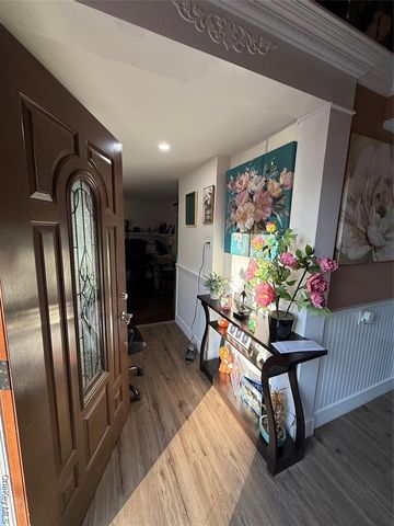 17 Hampton Road, Shirley, NY 11967