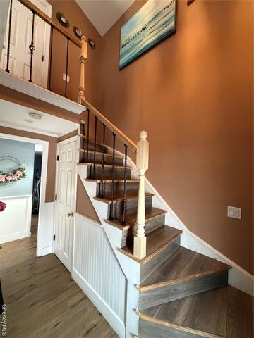 17 Hampton Road, Shirley, NY 11967