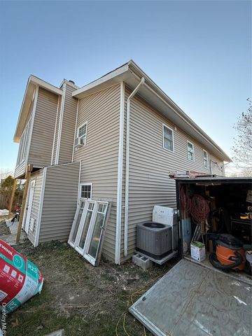 17 Hampton Road, Shirley, NY 11967